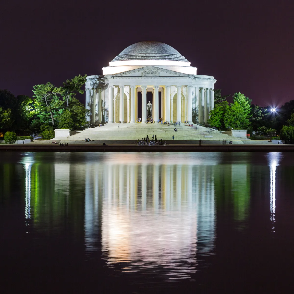 Reflecties van Monumentale Elegantie
