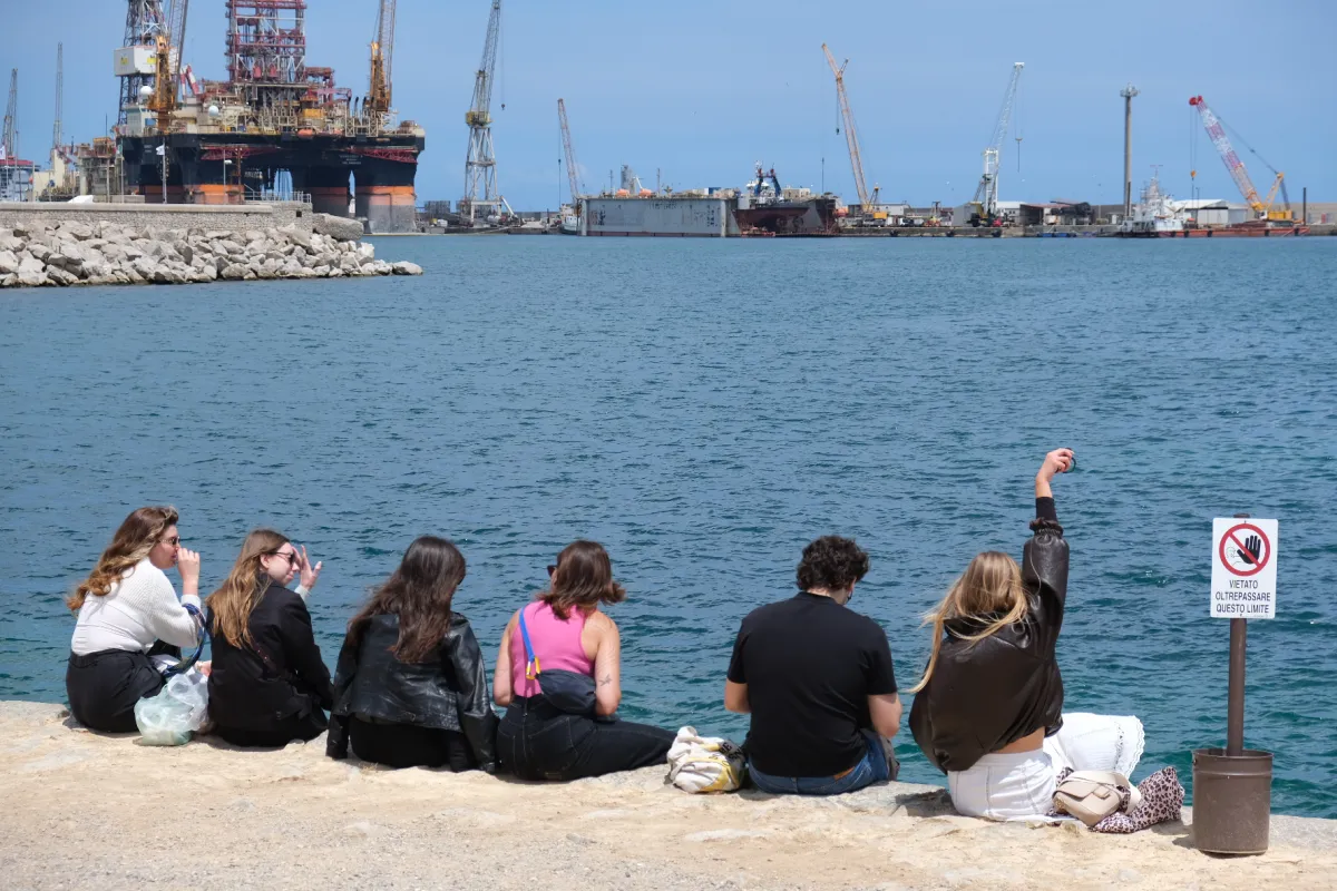 Harbor Moment